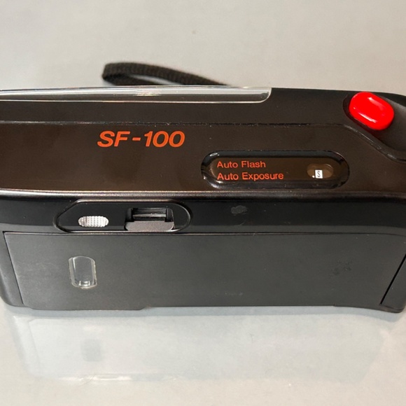 Samsung SF-100 35mm camera with original bag - Picture 7 of 7